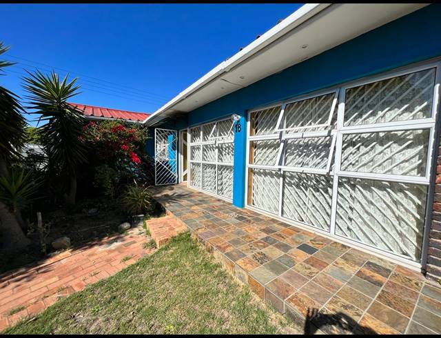 4 BEDROOM HOUSE FOR SALE IN BISHOP LAVIS